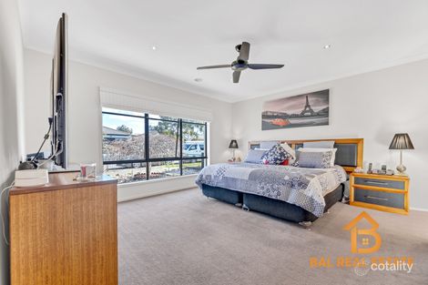 Property photo of 32 Danfield Drive Tarneit VIC 3029