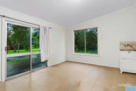 Property photo of 1 Bushlands Road Tocumwal NSW 2714