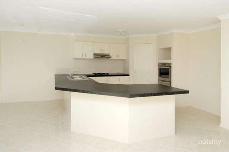 Property photo of 2 Kemp Green Caroline Springs VIC 3023