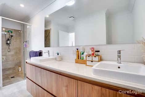 Property photo of 22/2 Flametree Circuit Arundel QLD 4214