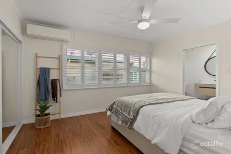 Property photo of 15 Grenadier Circle Ebbw Vale QLD 4304