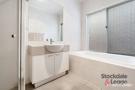 Property photo of 9 Royal Terrace Craigieburn VIC 3064