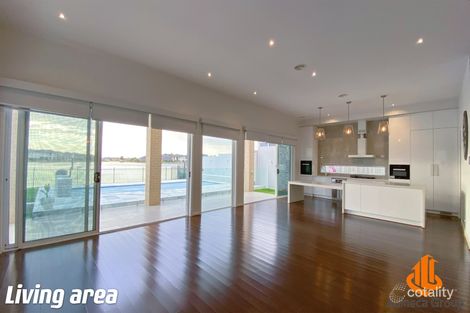 Property photo of 16 Spraypoint Drive Point Cook VIC 3030