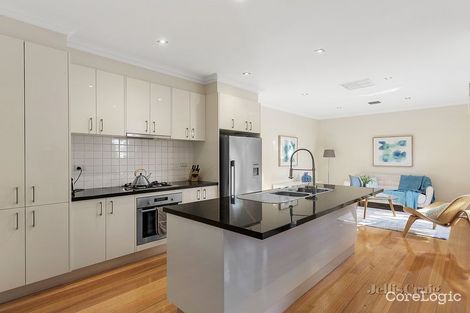 Property photo of 9 Savige Avenue Mount Waverley VIC 3149