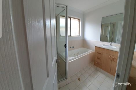 Property photo of 18 Tracey Crescent Varsity Lakes QLD 4227