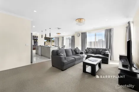 Property photo of 2 Tiarne Crescent Hampton Park VIC 3976