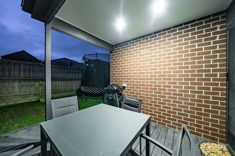 Property photo of 9 Raeburn Drive Clyde North VIC 3978