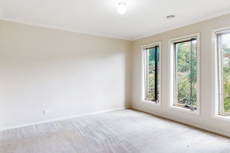 Property photo of 13 Green Orchid Circuit Pakenham VIC 3810