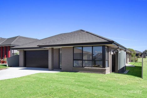 Property photo of 62 Peak Drive Hillvue NSW 2340