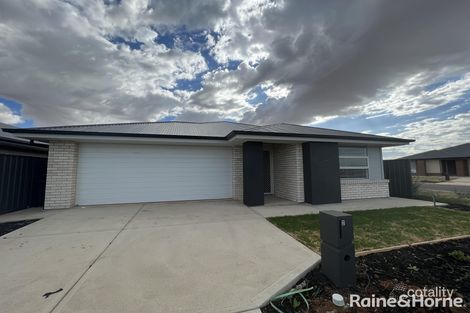 2 Desiree St, Munno Para, SA 5115