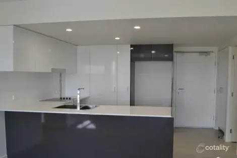 Property photo of 304/35 Halcyon Way Hope Island QLD 4212
