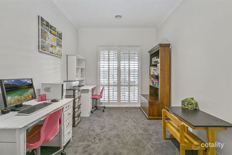 Property photo of 5 Golf View Court Drouin VIC 3818