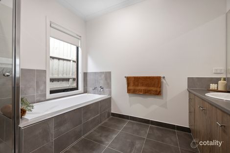 Property photo of 11 Angelas Way Sunbury VIC 3429