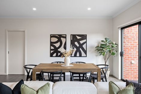 Property photo of 11 Angelas Way Sunbury VIC 3429