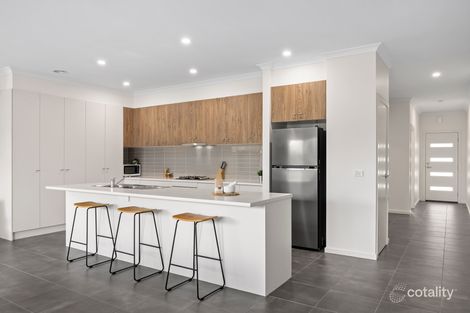 Property photo of 11 Angelas Way Sunbury VIC 3429