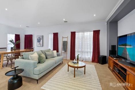 Property photo of 5 Deakin Court Berwick VIC 3806