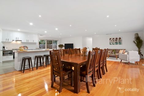 Property photo of 13 Tilba Place Wantirna South VIC 3152