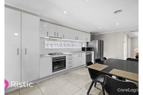 Property photo of 22 Taworri Crescent Werribee VIC 3030