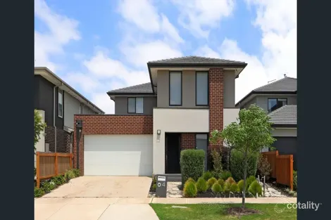 4 Woolly Pde, Clyde North, VIC 3978