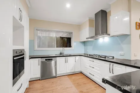 Property photo of 2 Amelia Crescent Doncaster East VIC 3109