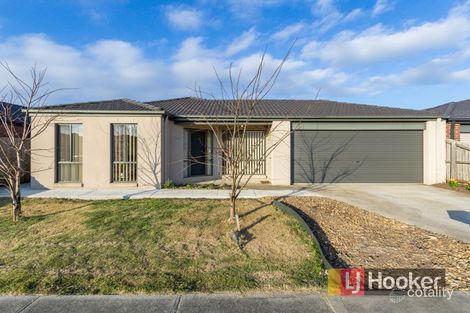 Property photo of 6 Karwarren Way Cranbourne West VIC 3977