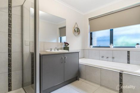 Property photo of 10 Earlwood Court Carrum Downs VIC 3201