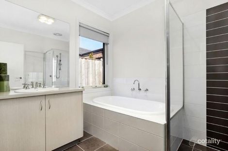 Property photo of 17 Counthan Terrace Doreen VIC 3754