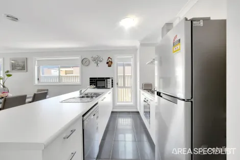 Property photo of 43 Ajay Way Kurunjang VIC 3337