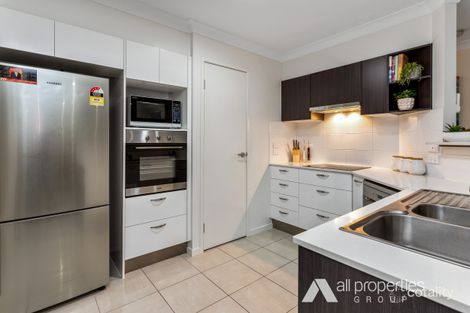 Property photo of 10 Springrise Place Yarrabilba QLD 4207