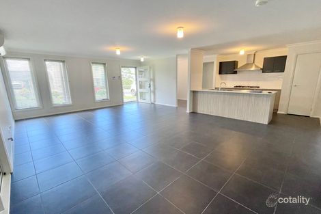 Property photo of 22 Gazelle Crescent Fletcher NSW 2287