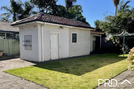 711 Henry Lawson Dr, East Hills, NSW 2213