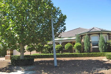 10 Midland Way, Taylors Lakes, VIC 3038