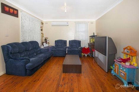 Property photo of 38 Eleebana Crescent Koonawarra NSW 2530