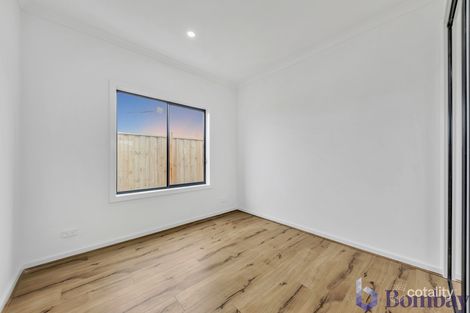 Property photo of 11 Ovata Grove Donnybrook VIC 3064