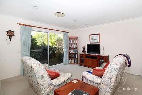 Property photo of 6 Conifer Place Forest Lake QLD 4078