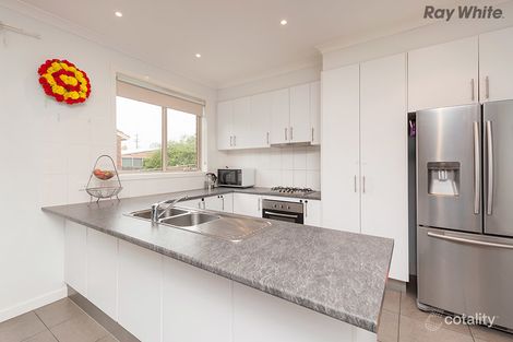 Property photo of 2/12 Douglas Avenue St Albans VIC 3021