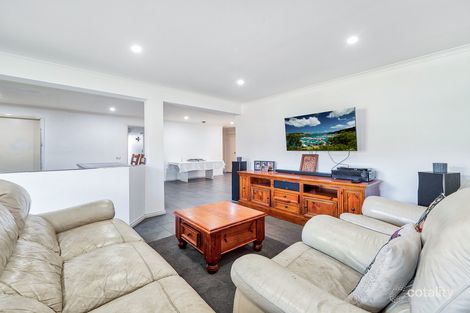 Property photo of 67 Willora Crescent Cranbourne West VIC 3977