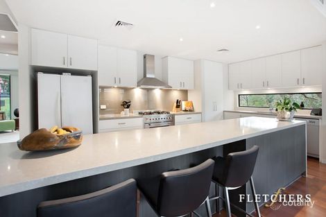 Property photo of 16 Banks Road Eltham North VIC 3095