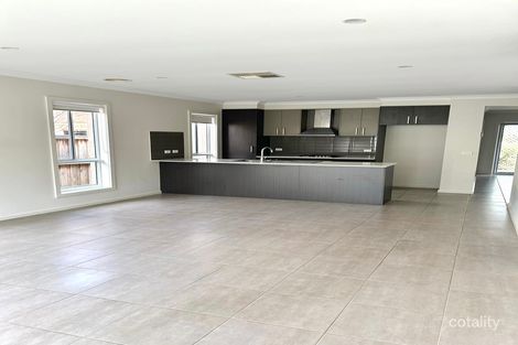 Property photo of 30 Attunga Grove Werribee VIC 3030