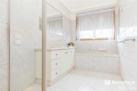 Property photo of 4 Carly Terrace Werribee VIC 3030