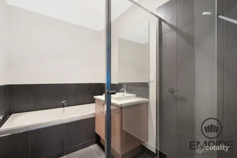 Property photo of 5 Zagros Street Clyde North VIC 3978