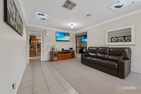 Property photo of 10 Smart Court Delahey VIC 3037