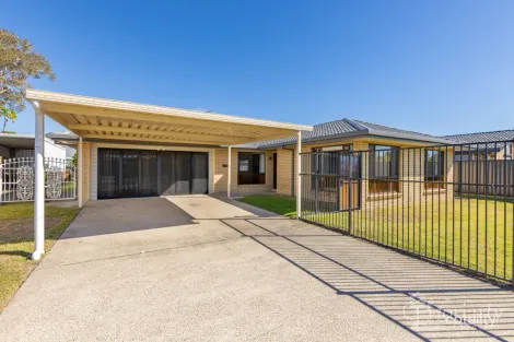 Property photo of 12 Camellia Drive Bongaree QLD 4507