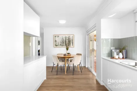 Property photo of 28 Oakleaf Circle Mirrabooka WA 6061