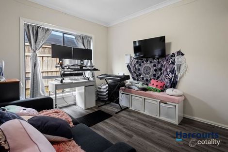 Property photo of 15 Honey Court Berwick VIC 3806