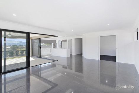 Property photo of 62 Peak Drive Hillvue NSW 2340