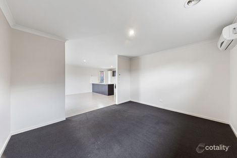 Property photo of 46 Melissa Way Pakenham VIC 3810