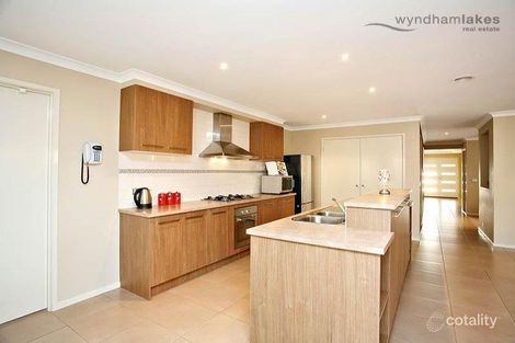 14 Drover Ave, Manor Lakes, VIC 3024