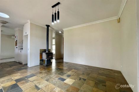 Property photo of 61 Excalibur Circle Camillo WA 6111