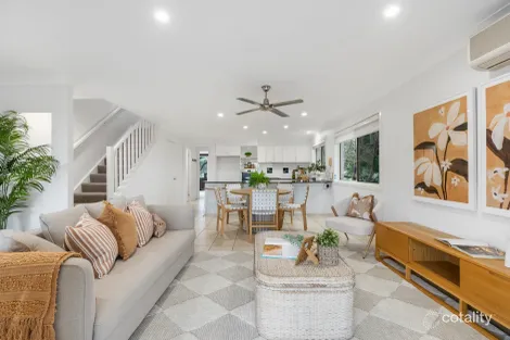 Property photo of 2/10 Albion Avenue Miami QLD 4220